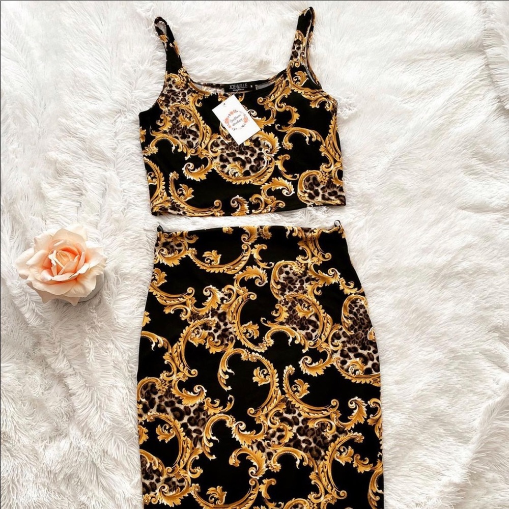 Buchona 2 piece set: available in S and M.